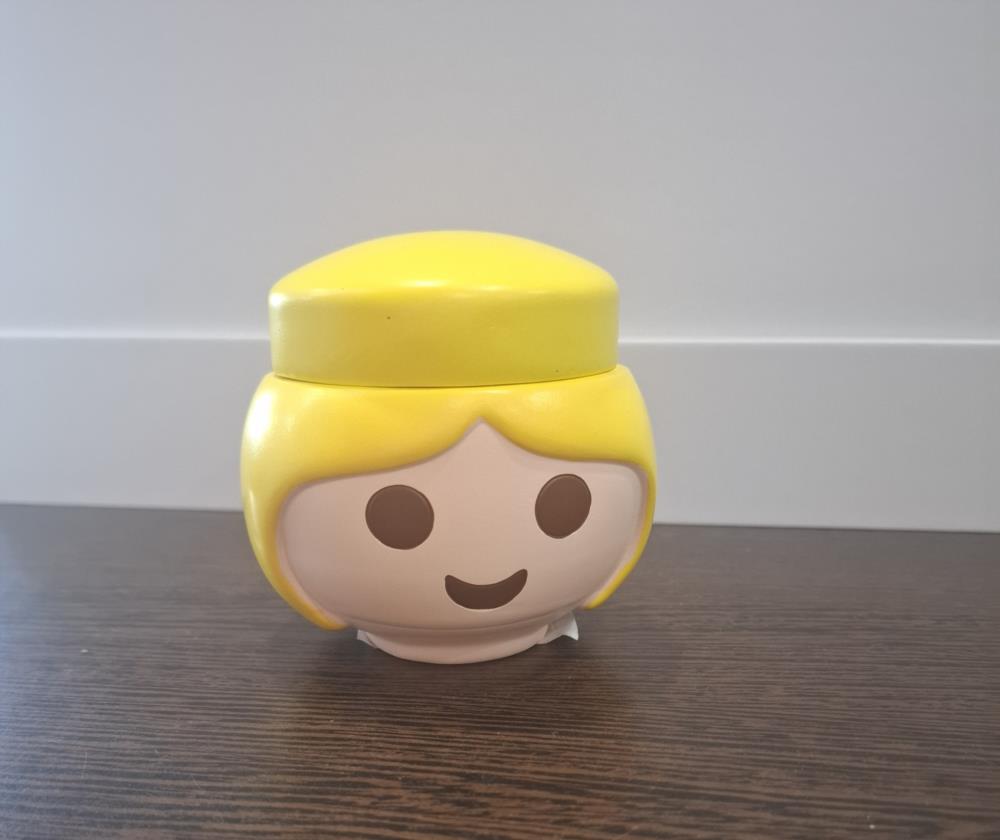 PLAYMOBIL AMARILLO CHICA